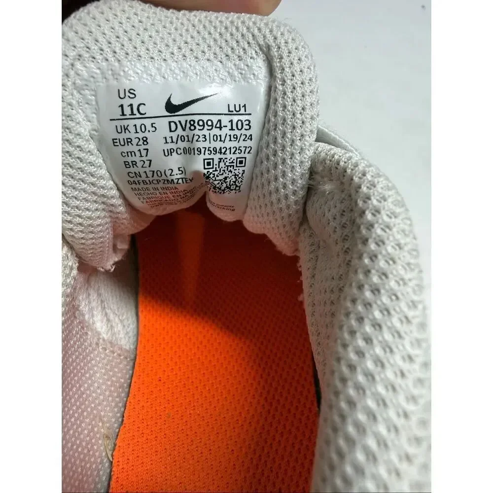 Nike Team Hustle D 11 Toddler Basketball Shoes White Orange Hook & Loop Size 11C